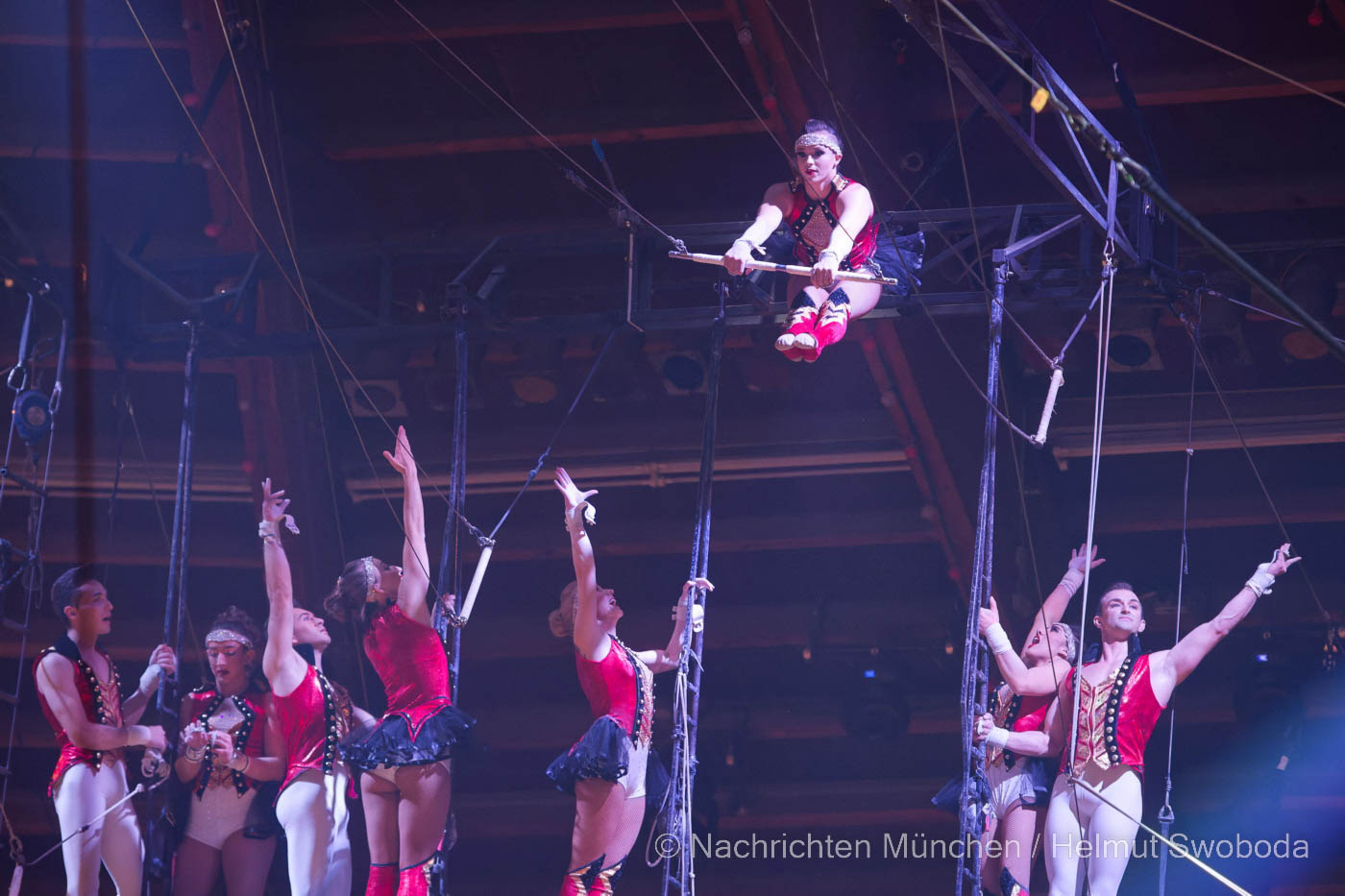 Circus Krone Winter-Programm "Stars in der Manege"