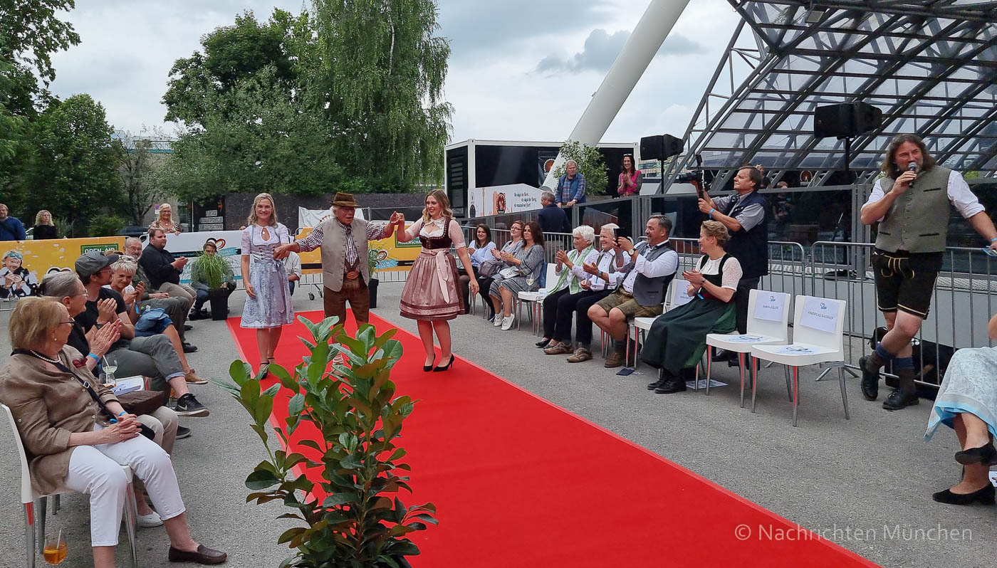 Ein Herz für Rentner Modenschau - Mode für den guten Zweck