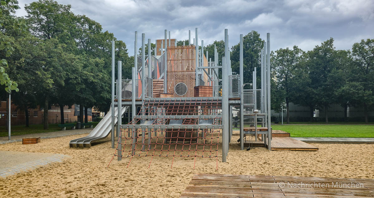 Spielplatz An Der Akademie Der Künste