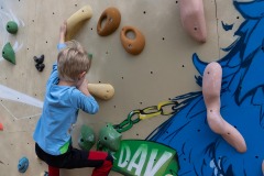 Bouldern-fuer-alle-–-der-Dicke-Hans-auf-der-Theresienwiese-ist-eroeffnet-41-von-46