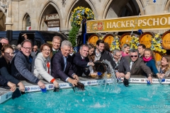 Geldbeutelwaschen im Fischbrunnen 2019 (7 von 15)