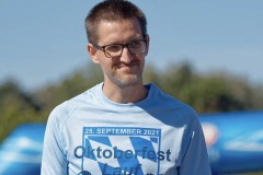 Oktoberfestlauf-2021-96-von-112
