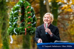 Sabine Schölzel, designiertes Vorstandsmitglied der Stadtsparkasse München ist am Freitag (29.10.2021) während dem Richtfest auf der neuen Löwenanlage im Tierpark Hellabrunn in München zu sehen. Foto: Marc Müller/Tierpark Hellabrunn