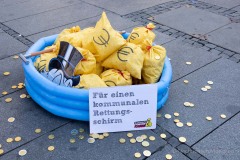 Robin-Hood-auf-dem-Stachus-–-Superreiche-zur-Kasse-3-von-19