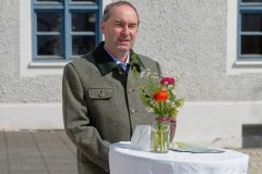 Wirtschaftsminister-Hubert-Aiwanger-sticht-ersten-Spargel-in-Schrobenhausen-17-von-44