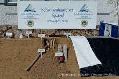 Wirtschaftsminister-Hubert-Aiwanger-sticht-ersten-Spargel-in-Schrobenhausen-7-von-44