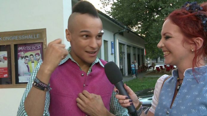 Angermaier Trachten Nacht 2016: Prince Damien zum Dirndlbalkon und seine Trachtentrends