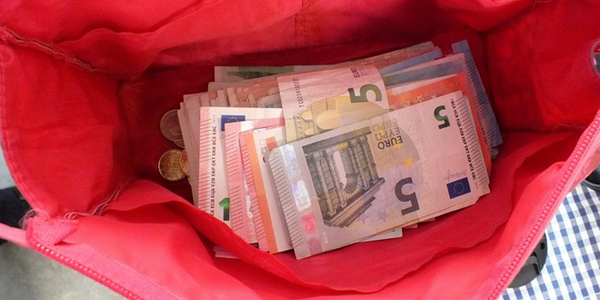 Ehrliche Finderin von 14.600 € am Geburtstag äußerst bescheiden