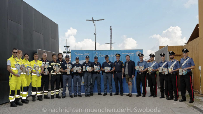Wiesn-PolizeiSanitaterFeuerwehr-aus-ItalienFrankreich-0070