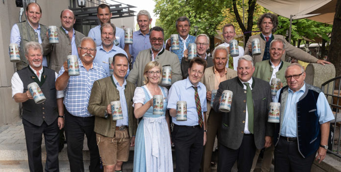 Festkrug 2018 Die Münchner Wiesnwirte präsentieren: Der neue Festkrug 2018