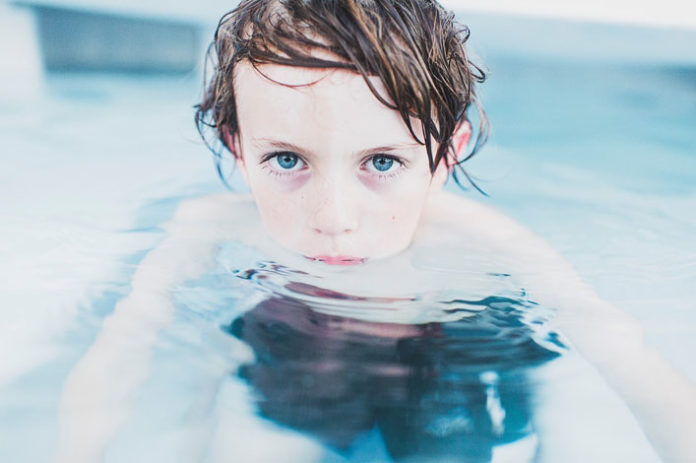 Kind im Wasser