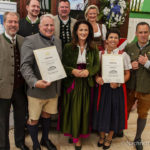 „Ausgezeichnetes Bayerisches Festzelt“ - Kaniber prämiert Armbrustschützenzelt und Schottenhamel