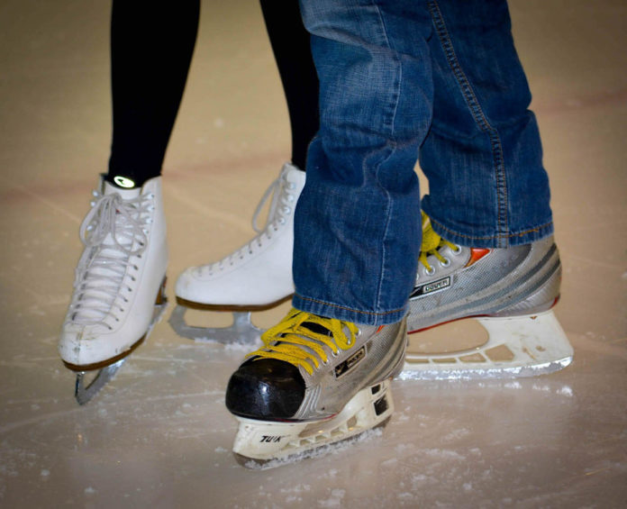 Beginn der Schlittschuhsaison Beginn der Schlittschuhsaison