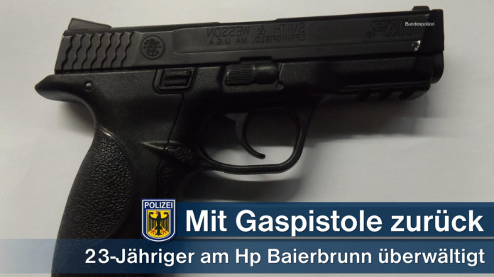Mit Gaspistole zurück - 23-Jähriger bewaffnet sich nach Streit in S-Bahn Mit Gaspistole zurück - 23-Jähriger bewaffnet sich nach Streit in S-Bahn