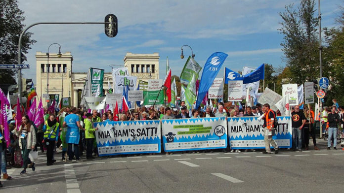 18.000 Menschen bei der Mia ham's satt Demo in München 18.000 Menschen bei der Mia ham's satt Demo in München