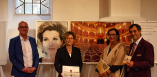 Ausstellung „Das Prinzip Apfelbaum" 11 Persönlichkeiten zur Frage ‚Was bleibt?‘“ in St. Markus Kirche eröffnet