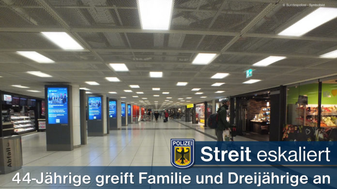 Streit in einem Schnellrestaurant eskaliert - 44-Jährige greift Familie an und schlägt Dreijährige Streit in einem Schnellrestaurant eskaliert - 44-Jährige greift Familie an und schlägt Dreijährige
