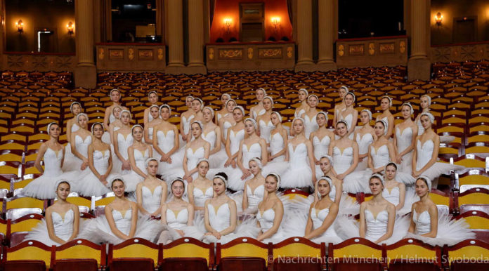 Prinzregententheater - Schwanensee - St Petersburg Festival Ballett 0030 Schwanensee – St. Petersburg Festival Ballett