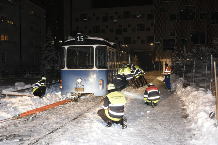 Neuhausen: Tram entgleist Neuhausen: Tram entgleist