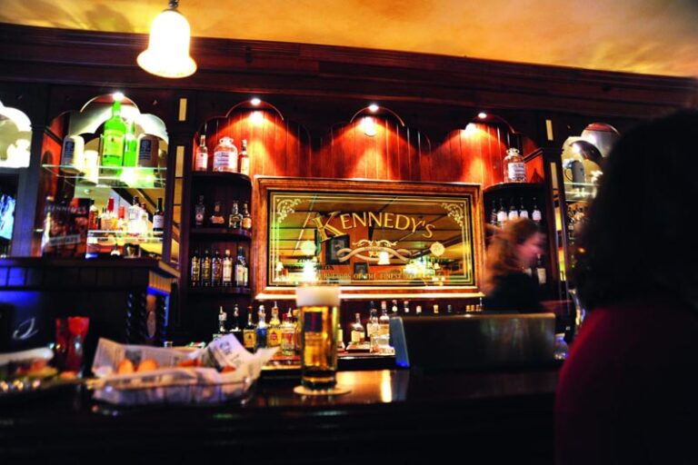 Kennedy's Bar & Restaurant Sendlinger Tor Platz München Kennedy's Bar & Restaurant am Sendlinger Tor - Branchenbuch München