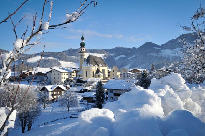 Reith im Alpbachtal, Dorf, Kirche, Winter,