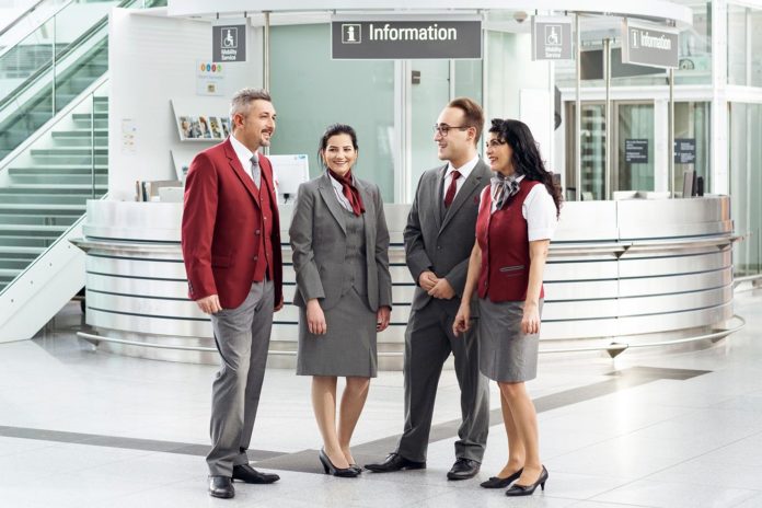 Neuer Look am Münchner Airport: 2.000 Mitarbeiter tragen jetzt neues Outfit in schickem Purpur und Anthrazit