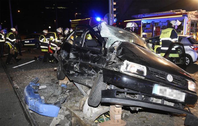 Schwerer Verkehrsunfall mit Tram