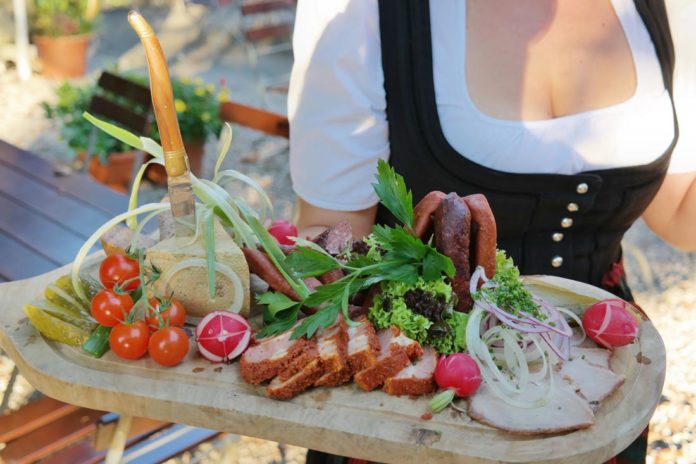 Münchens Lieblingsbiergarten läutet die Biergartensaison ein! Münchens Lieblingsbiergarten läutet die Biergartensaison ein!