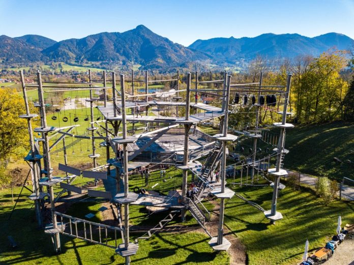 Mehr als Klettern: Hochseilgarten Isarwinkel wird zum Hotspot für Yogis und Luftakrobaten Mehr als Klettern: Hochseilgarten Isarwinkel wird zum Hotspot für Yogis und Luftakrobaten