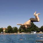 Start der Münchner Sommerbadsaison: Erster Frühschwimmertag im Schyrenbad