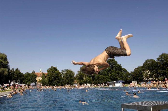 Start der Münchner Sommerbadsaison