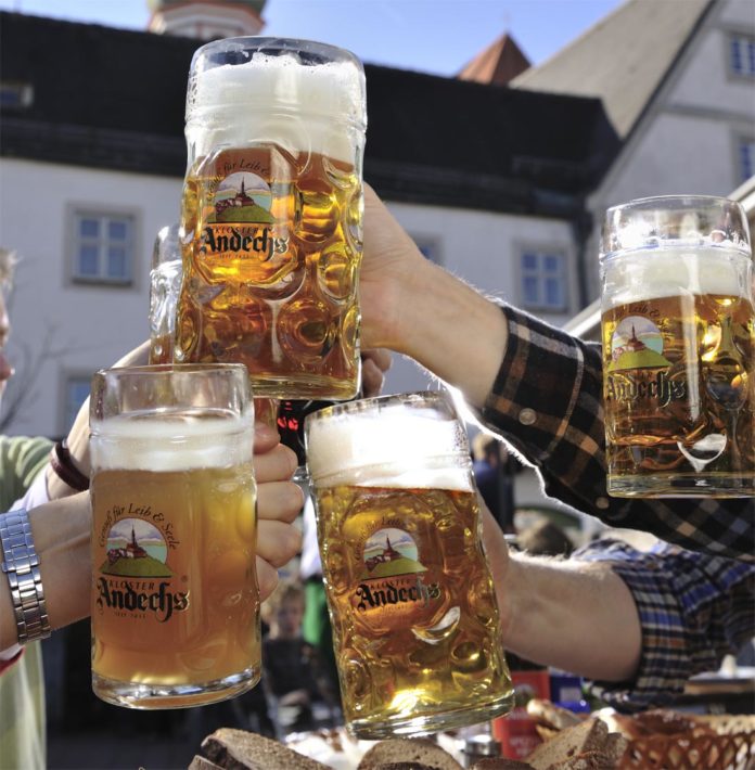 Klostergasthof Andechs: Frisches Bier in alten Mauern