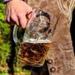 Undercover Test: In 6 von 14 Wiesn-Zelten wird Bier an Jugendliche unter 16 ausgeschenkt