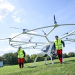 Erster Rettungseinsatz mit bemanntem Multikopter inszeniert