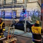 Pasing-Obermenzing: PKW fährt in Baugerüst PKW fährt in Baugerüst