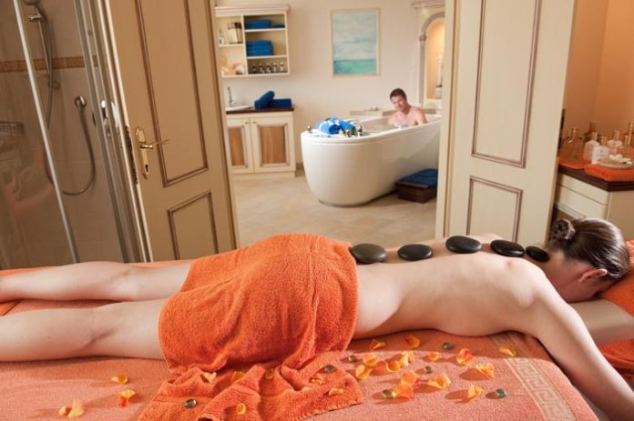Alpine Wellness im Tiroler Kaiserwinkl Alpine Wellness im Tiroler Kaiserwinkl