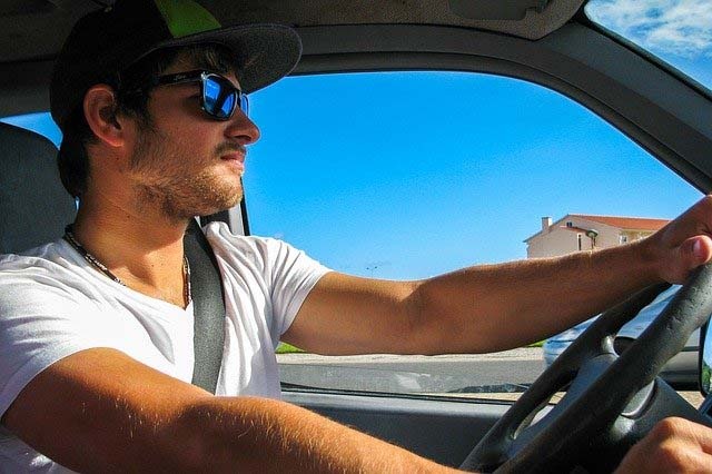 Junge Fahrer: Risiko als ständiger Begleiter Junge Fahrer: Risiko als ständiger Begleiter