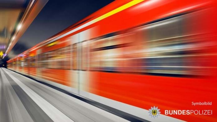 Belästigung und Schläge in S-Bahn