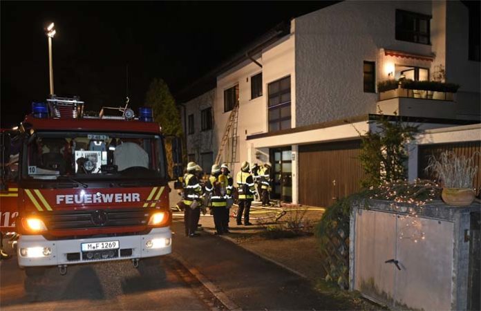 Zwei Schwerbrandverletzte bei Zimmerbrand