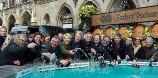 Geldbeutelwaschen im Fischbrunnen München 2020