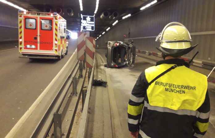 Bogenhausen: Verkehrsunfall im Tunnel Bogenhausen: Verkehrsunfall im Tunnel