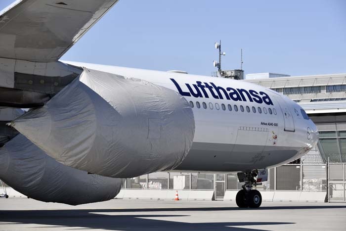 Abgestelltes Flugzeuge der Lufthansa in der Corona Krise