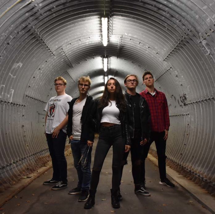 Sa., 20. Juni: 'On Air' statt 'Open Air'- Das Oben Ohne 2020 Live auf Instagram und Facebook Sa., 20. Juni: 'On Air' statt 'Open Air'- Das Oben Ohne 2020 Live auf Instagram und Facebook
