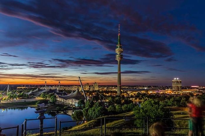 Wir brennen für das, was wir tun! Olympiapark beteiligt sich an der „Night of Light“