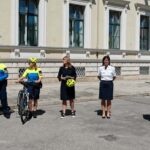 Herrmann stellt neue "Radl-Uniform" für die Bayerische Polizei vor