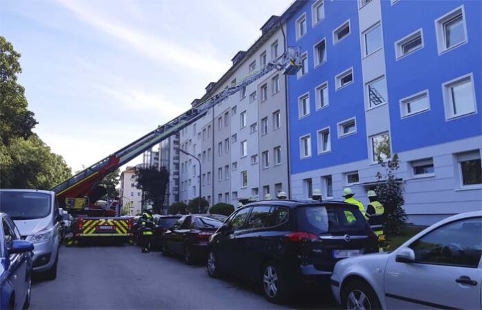 Milbertshofen-Am Hart: Frau stirbt bei Wohnungsbrand