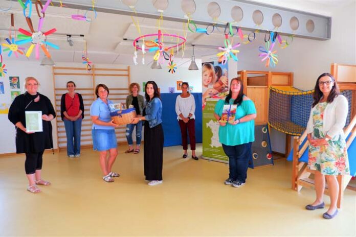 AWO-Haus für Kinder St.-Ingbert-Straße erhält Urkunde für die Verbesserung ihres Essenangebotes AWO-Haus für Kinder St.-Ingbert-Straße erhält Urkunde für die Verbesserung ihres Essenangebotes