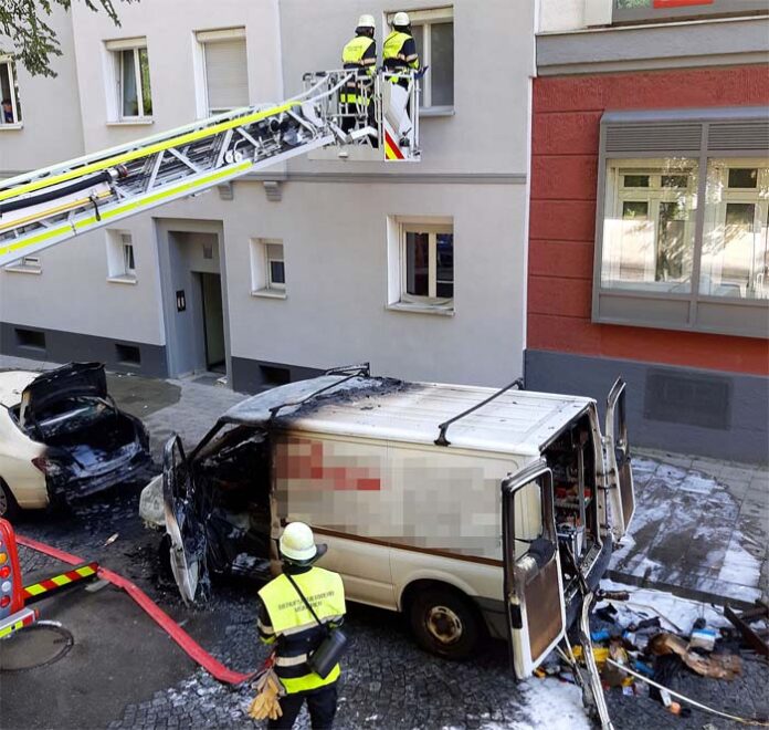 Berg am Laim: Pkw-Brand mit Folgen Berg am Laim: Pkw-Brand mit Folgen
