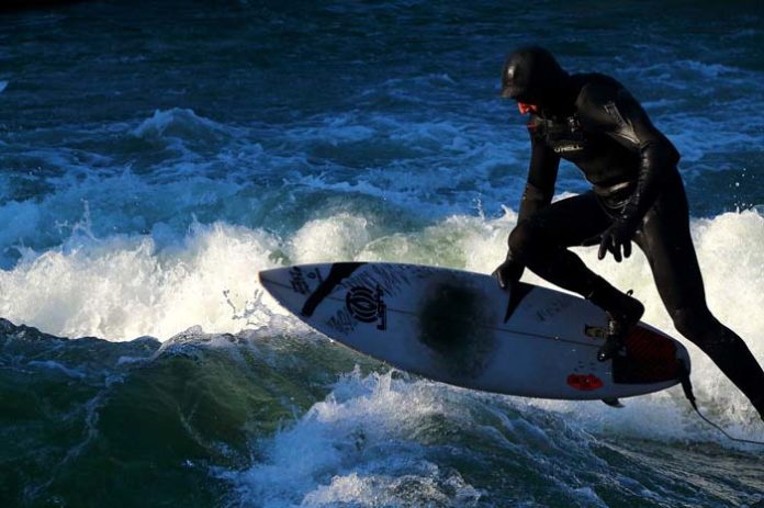 Surfen an der Floßlände wieder möglich Surfen an der Floßlände wieder möglich