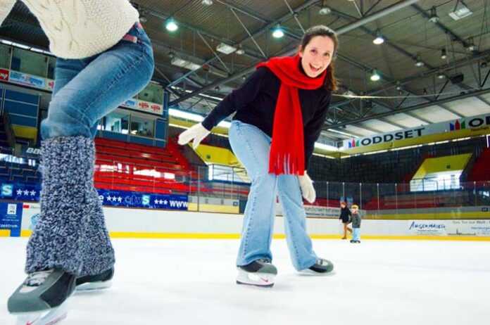 Das Olympia-Eissportzentrum und die SoccArena öffnen wieder! Das Olympia-Eissportzentrum und die SoccArena öffnen wieder!